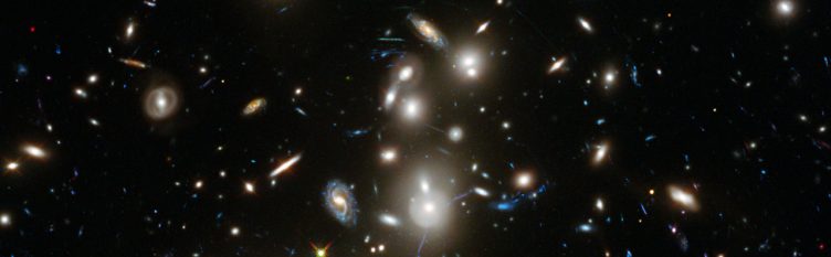 Vista de Abell 2744 no Hubble Frontier Fields.